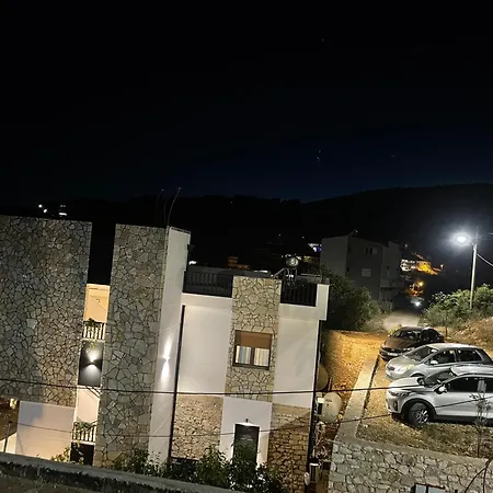 Comfort Guest Hm Дом отдыха Саранда