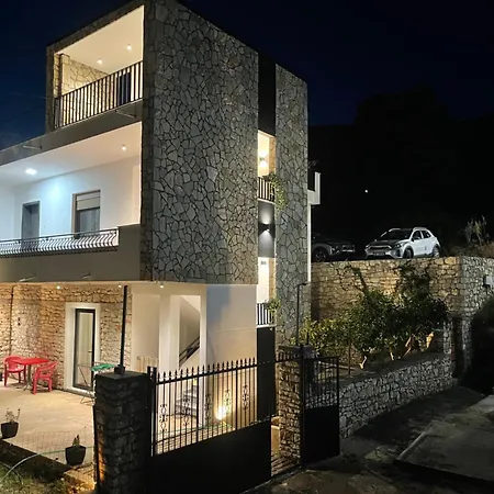 Comfort Guest Hm Саранда