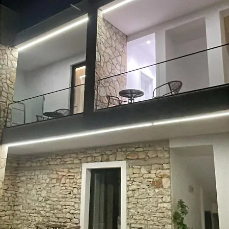 Saranda Vila Hm