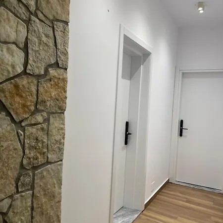 Saranda Vila Hm Σαράντα