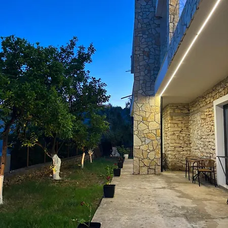 Saranda Vila Hm